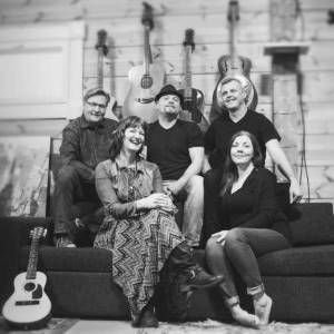 Acoustix_tyylikäs_bilebändi