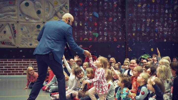 Taikuri Kari lapsille taikuutta - MiminTalli Oy