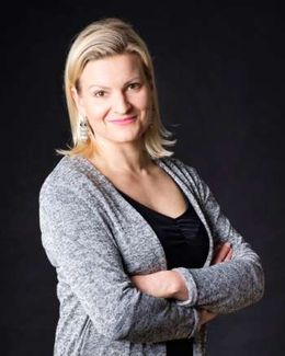 Helena Pollanen, juontaja kuuluttaja kouluttaja - MiminTalli Oy