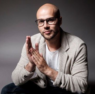 Tomi Haustola - siisti stand up -koomikko