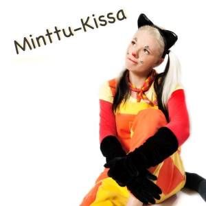 Minttu-kissa leikittää ja laulaa